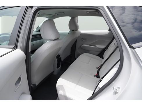 Used 2024 Hyundai Kona SEL FWD image 23