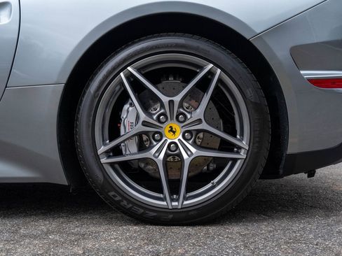 Used 2017 Ferrari California T image 12