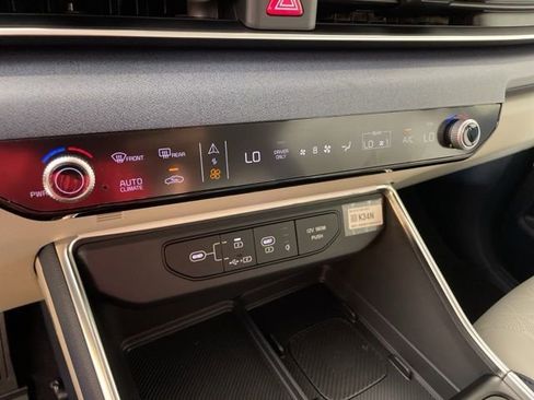 New 2026 Kia Carnival EX image 31