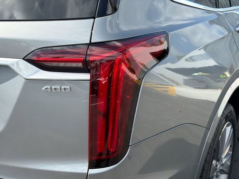 Used 2023 Cadillac XT6 Premium Luxury w/ Platinum Package FWD image 10