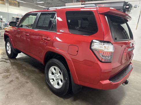 Used 2024 Toyota 4Runner SR5 AWD/4WD image 5