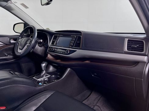 Used 2016 Toyota Highlander XLE w/ Protection Package #3 image 26