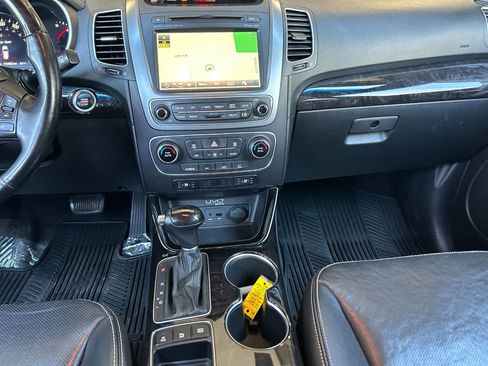 Used 2014 Kia Sorento SX w/ 3rd Row Package AWD/4WD image 23