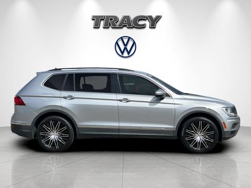 Used 2021 Volkswagen Tiguan SE FWD image 3