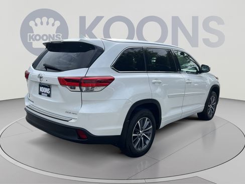 Used 2018 Toyota Highlander XLE AWD/4WD image 7