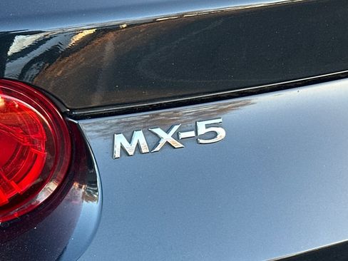 Used 2022 MAZDA MX-5 Miata Sport image 47