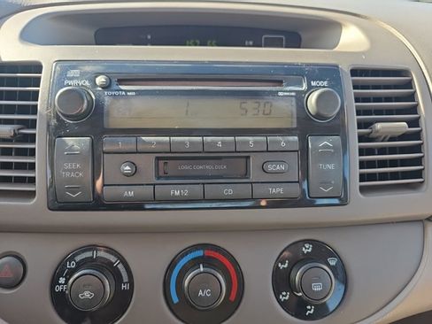 Used 2004 Toyota Camry LE image 27