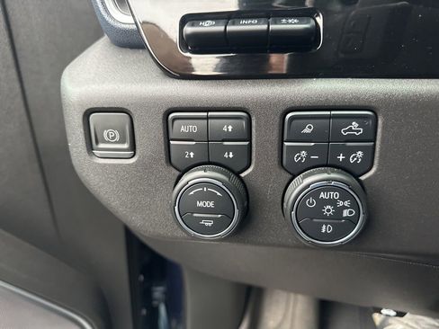 Used 2023 Chevrolet Silverado 1500 High Country w/ High Country Premium Package image 21