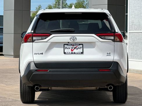 Used 2025 Toyota RAV4 LE image 5