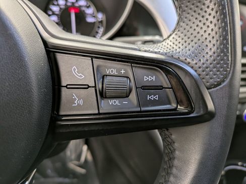 Used 2022 Alfa Romeo Giulia Sprint image 17