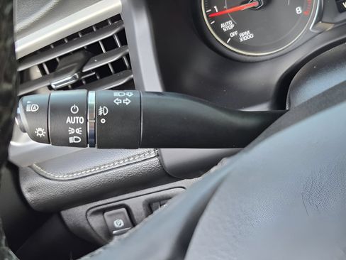 Used 2023 GMC Acadia SLT w/ Preferred Package FWD image 26