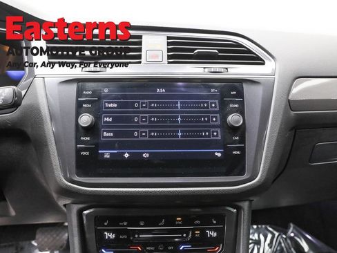Used 2023 Volkswagen Tiguan SE image 12