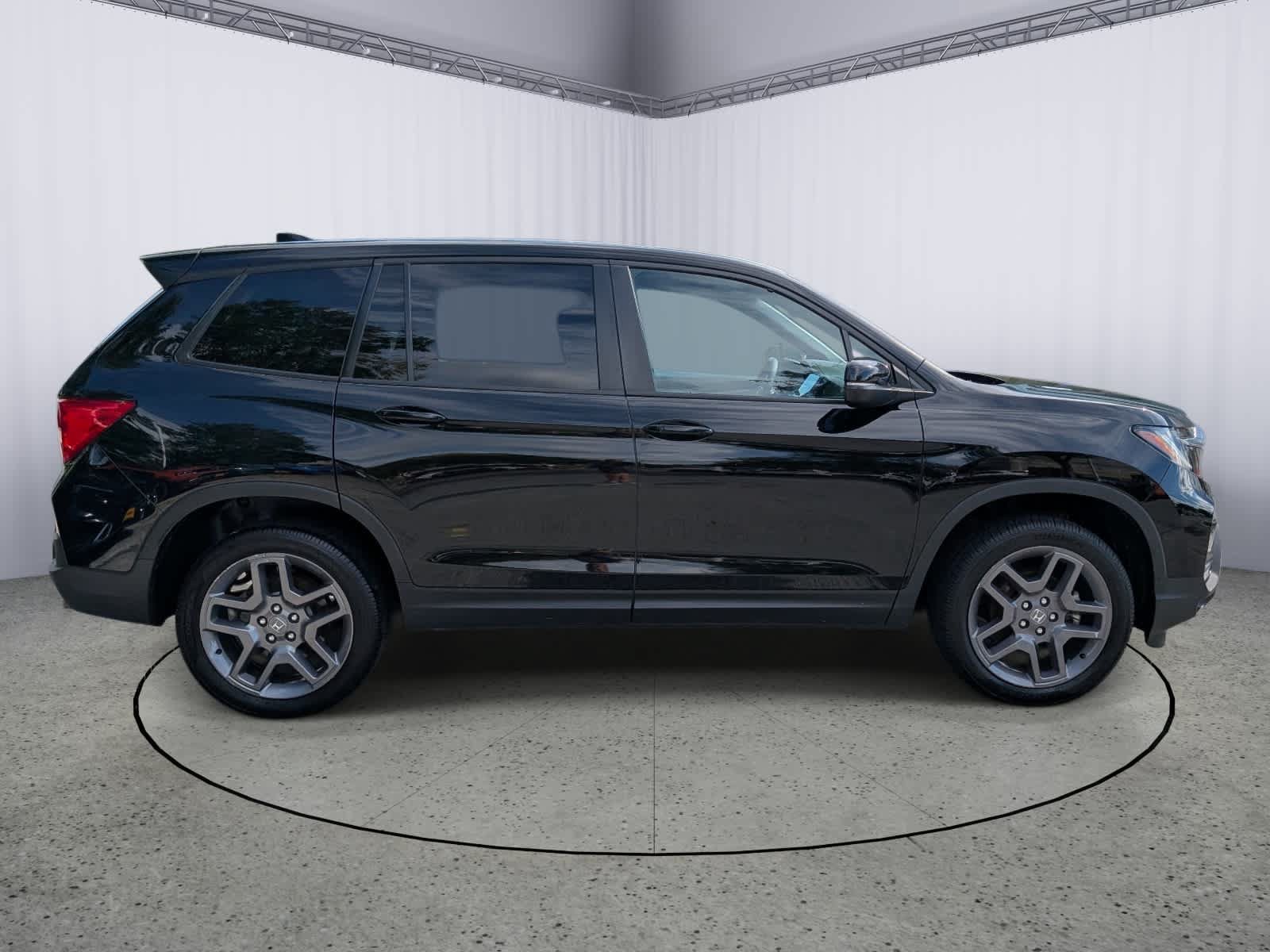 Certified 2023 Honda Passport EX-L image 2