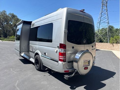 Used 2014 Mercedes-Benz Sprinter 3500 image 9