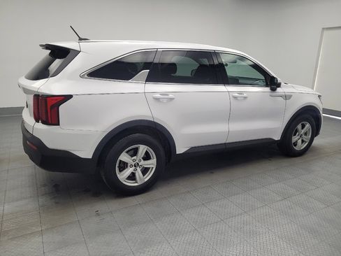 Used 2021 Kia Sorento LX image 10