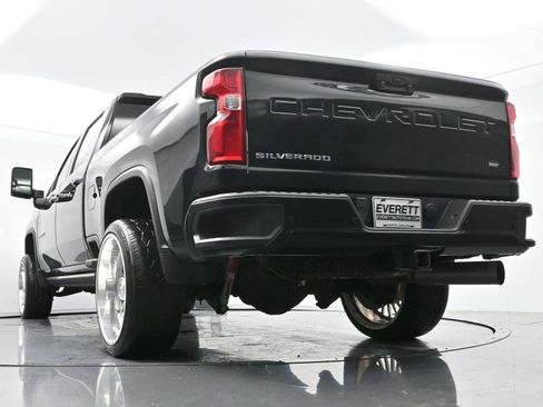 Used 2022 Chevrolet Silverado 2500 High Country w/ Z71 Off-Road Package AWD/4WD image 53