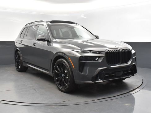 Used 2026 BMW X7 xDrive40i w/ Executive Package AWD/4WD image 9