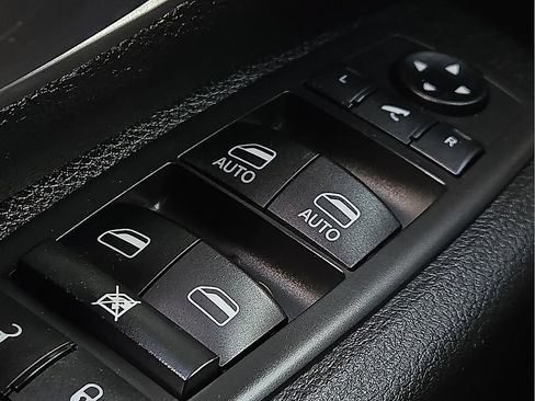 Used 2021 RAM 1500 Lone Star AWD/4WD image 18