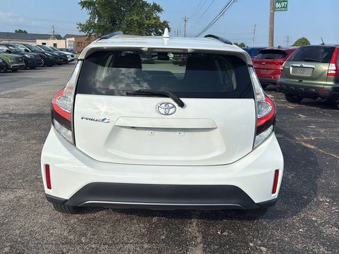 Used 2018 Toyota Prius C One image 4