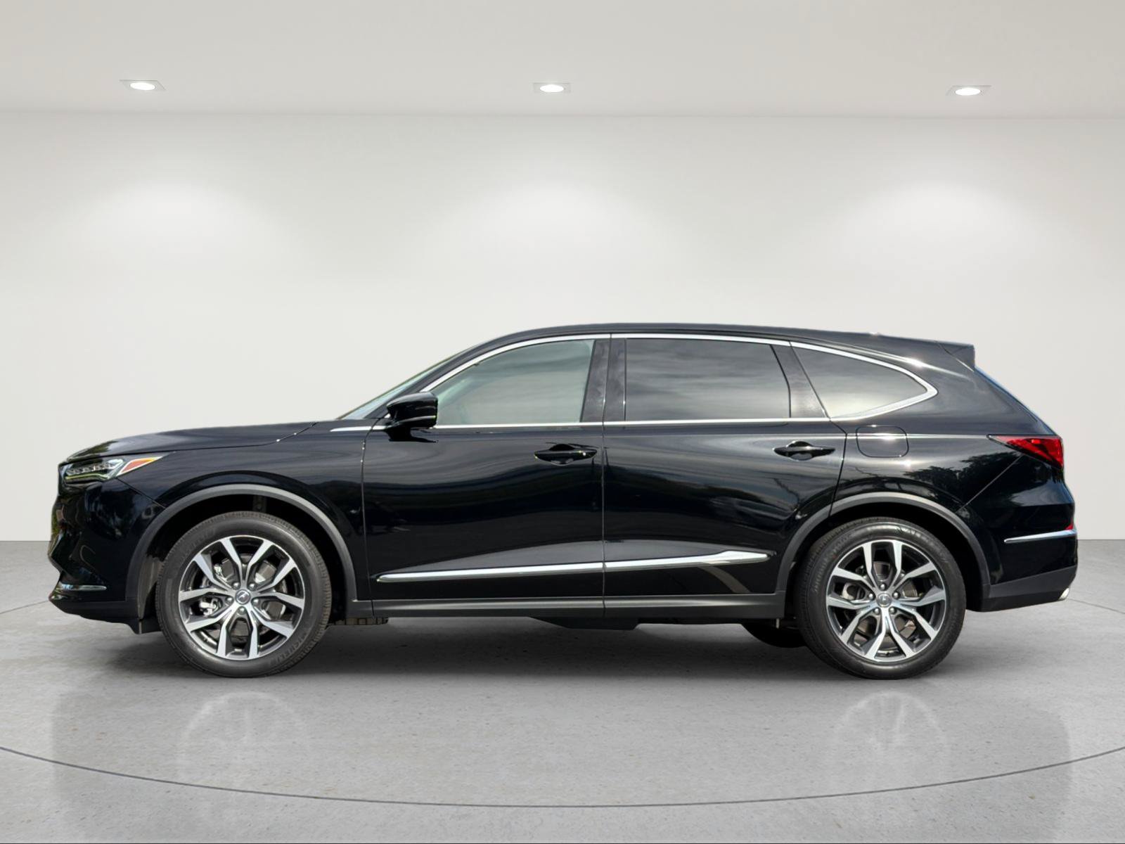 Used 2022 Acura MDX w/ Technology Package AWD/4WD image 2