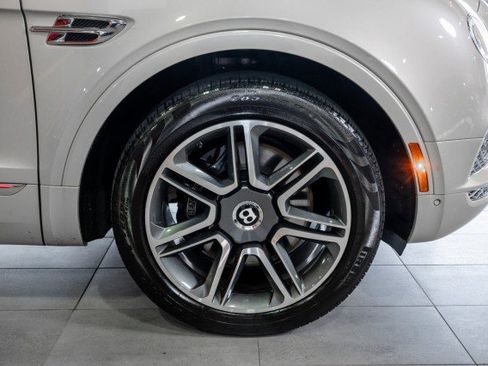 Used 2018 Bentley Bentayga image 58