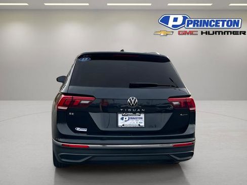 Used 2022 Volkswagen Tiguan SE image 6