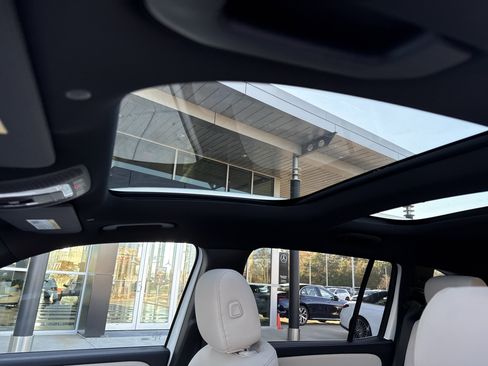 New 2026 Mercedes-Benz GLB 250 image 23