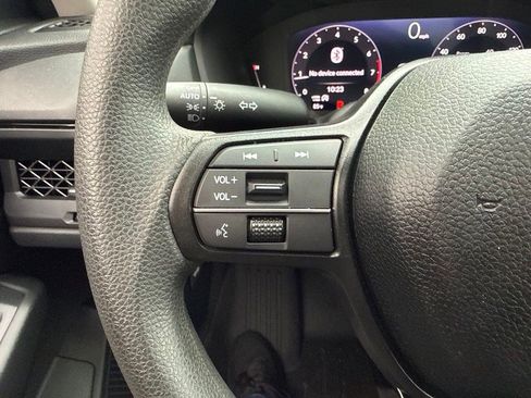 Used 2025 Honda Accord SE image 11