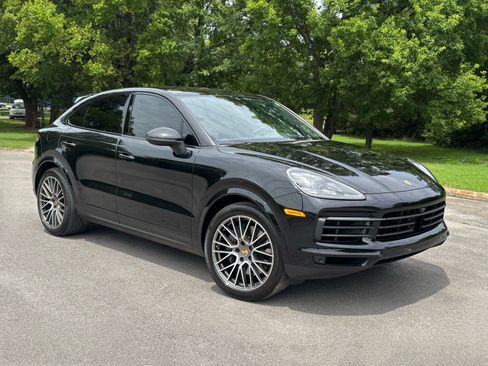 Used 2023 Porsche Cayenne S Platinum AWD/4WD image 1