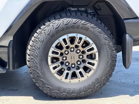 Used 2022 GMC Hummer EV Edition 1 w/ LPO, Illumination Package AWD/4WD image 3