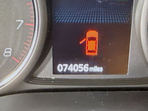 Used 2016 Mitsubishi Outlander GT image 16