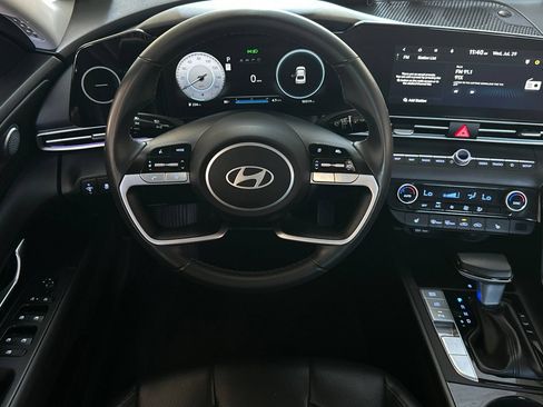 Used 2024 Hyundai Elantra Limited FWD image 14