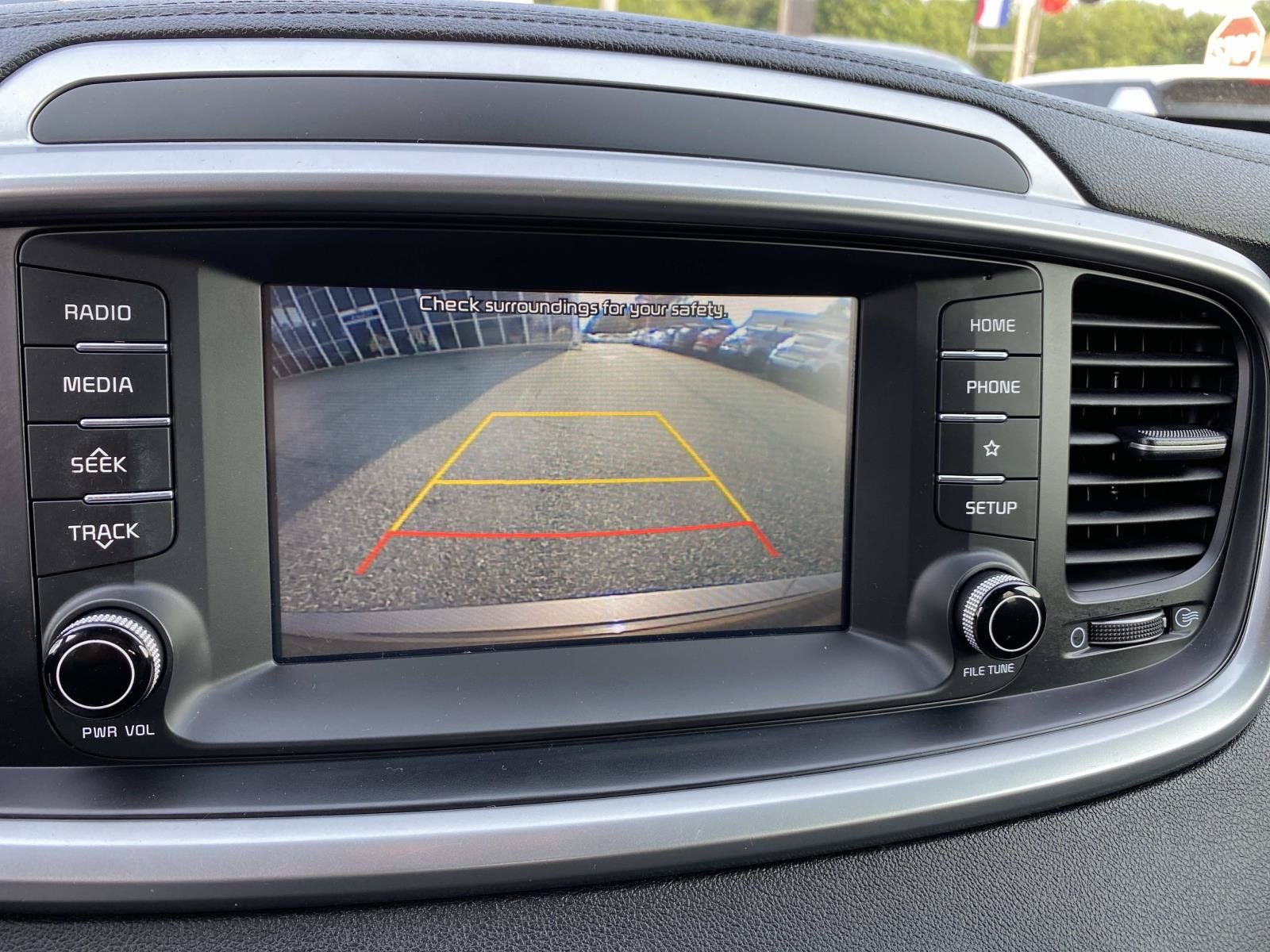 Used 2019 Kia Sorento S AWD/4WD image 12