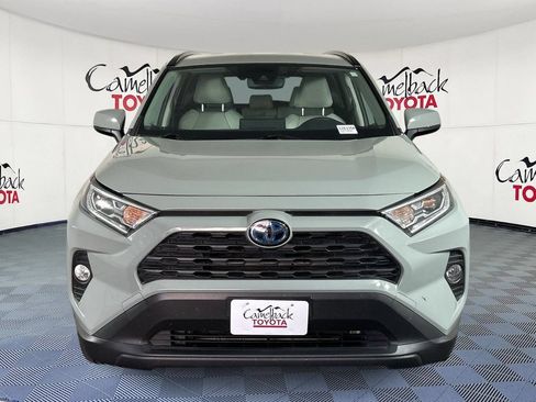 Used 2020 Toyota RAV4 XLE w/ Carpet Mat Package AWD/4WD image 2