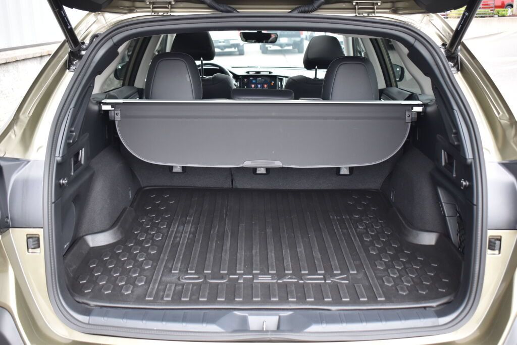 Used 2025 Subaru Outback Limited AWD/4WD image 21