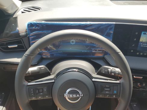 New 2026 Nissan Kicks SR w/ Cold Weather Package AWD/4WD image 12