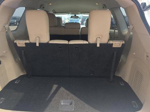 Used 2017 Nissan Pathfinder SL image 6