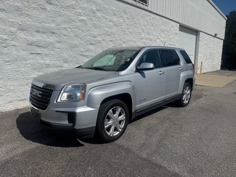 Used 2017 GMC Terrain SLE FWD image 1