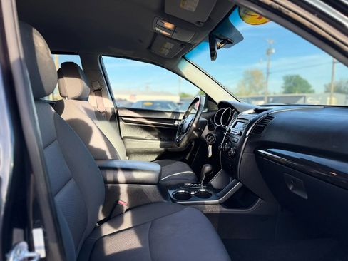 Used 2012 Kia Sorento LX w/ Convenience Pkg image 26