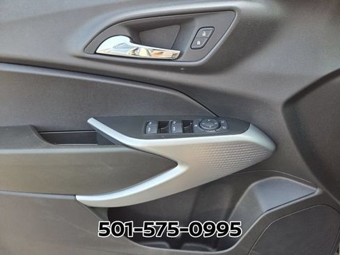 Used 2026 Chevrolet Trax LS w/ LS Convenience Package FWD image 28