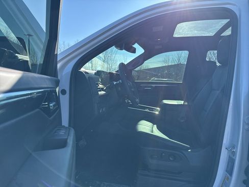 Used 2025 Chevrolet Tahoe RST w/ Comfort Package image 7