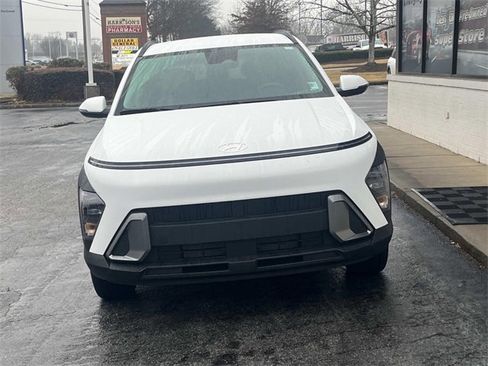 Certified 2025 Hyundai Kona SEL image 2