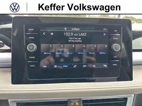 New 2026 Volkswagen Taos SE FWD image 22