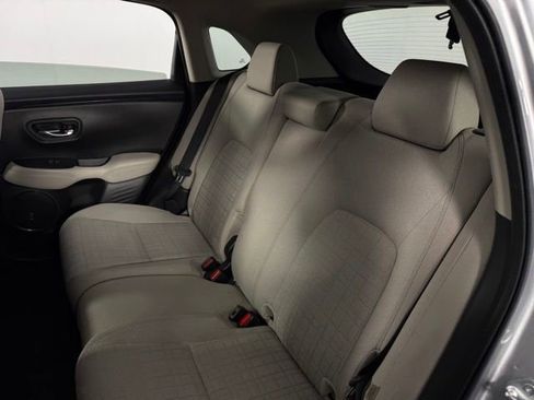 Used 2023 Honda HR-V LX image 17