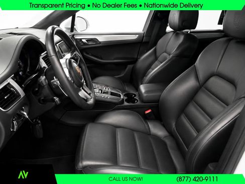 Used 2018 Porsche Macan Turbo AWD/4WD image 6
