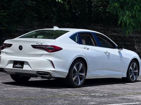 Used 2025 Acura TLX w/ Technology Package FWD image 5