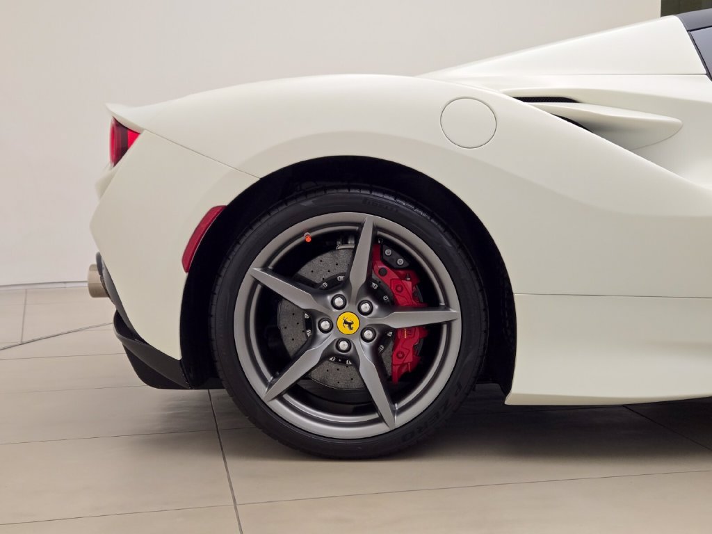 Used 2022 Ferrari F8 Tributo RWD image 8