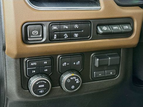 Used 2023 Chevrolet Tahoe High Country AWD/4WD image 19