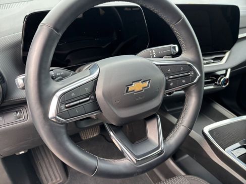 Used 2025 Chevrolet Equinox LT FWD image 28