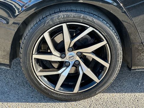 Used 2019 Volvo S60 T5 Momentum w/ Premium Package image 25
